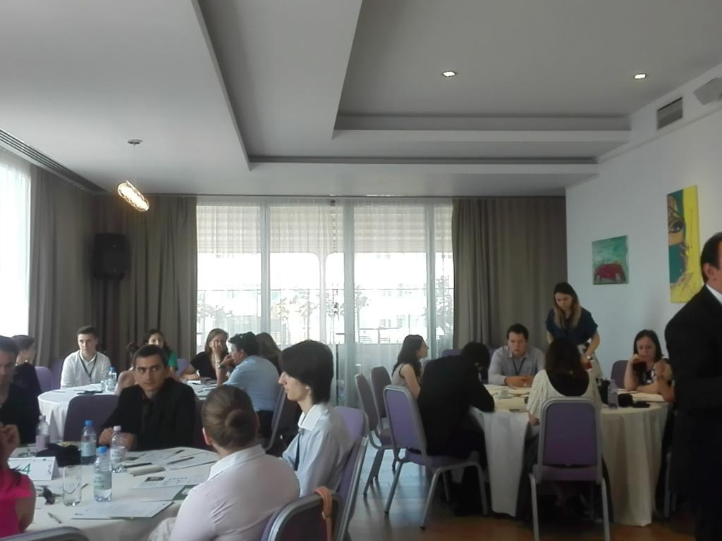 GrowinkCo's tweet photo. Presenting on SE360 European Summit!! #jaSE360 @JA_Europe @JARomania @EUErasmusPlus https://t.co/mOBit5hoKr
