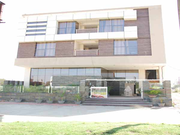 hostelinindore tweet picture