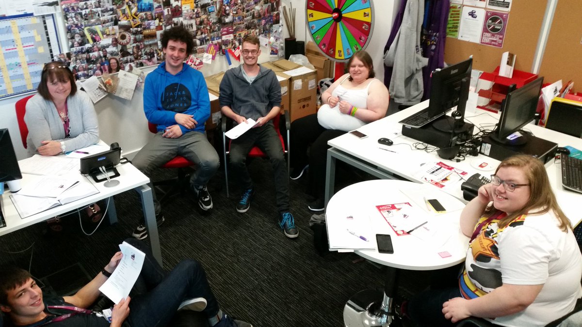 ICStudentEngage's tweet photo. Last meeting of our outgoing @tweetICSA officers! Thanks for all your hard work guys @ic_uhi https://t.co/CpengkCeDA