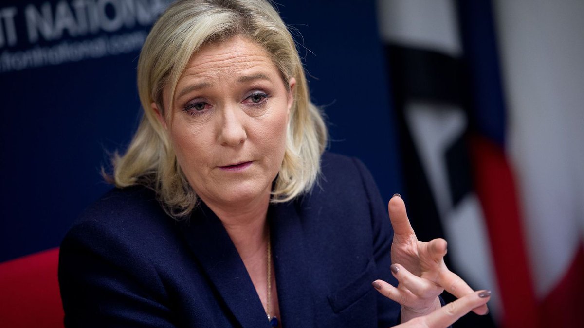 infofdp_'s tweet photo. CHOC! La photo gênante voir très gênante que Marine Le Pen a supprimée des réseaux sociaux > https://t.co/oNX91E2glg https://t.co/4ahK1DY38Z