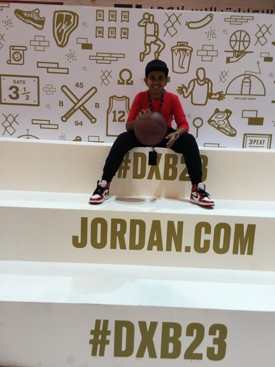 MoneyKicks1's tweet photo. Thanks @Jumpman23 for the invite to your grand opening! Had a blast buying out ur store! π #dxb23 #jordan #sneaker https://t.co/B6yFW16Tl5
