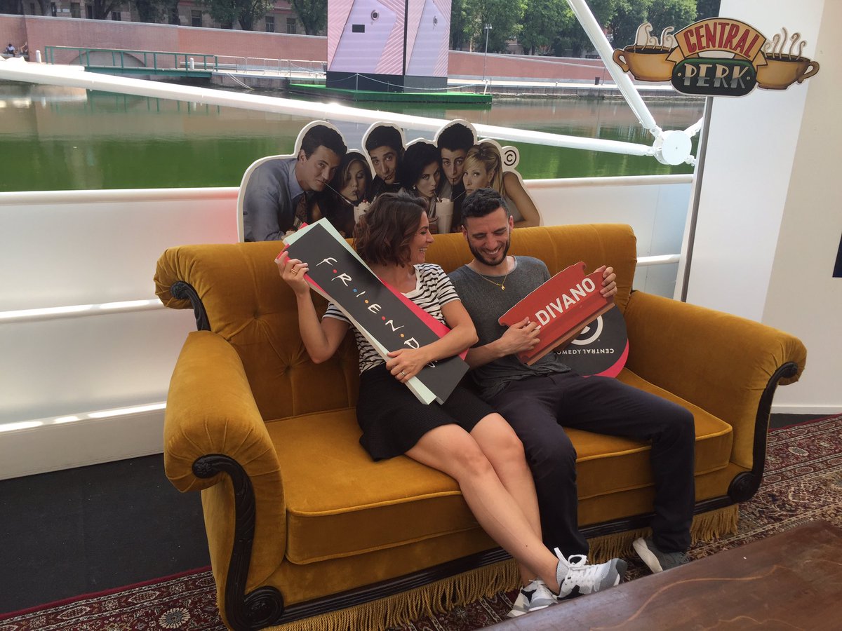 LaTarqui_'s tweet photo. #ildivano ti voglio per i miei #Friends! ##comedycentral @ComedyCentral https://t.co/KbTQCzPur3