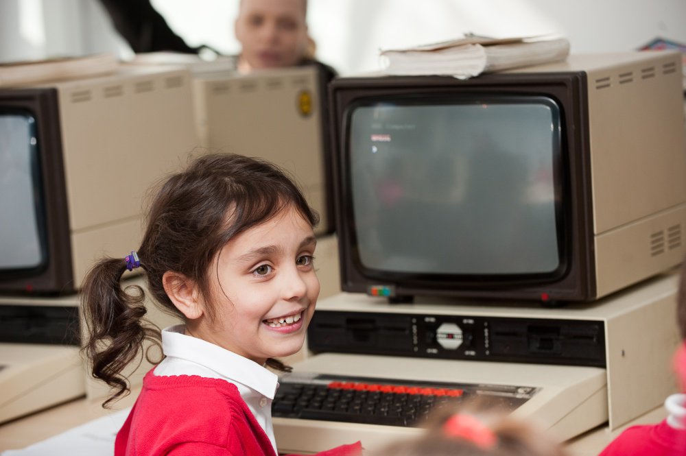 computermuseum's tweet image. This Weekend: A unique opportunity to learn to code on a BBC Micro with @EbenUpton - computinghistory.org.uk/det/41944/Lear…
