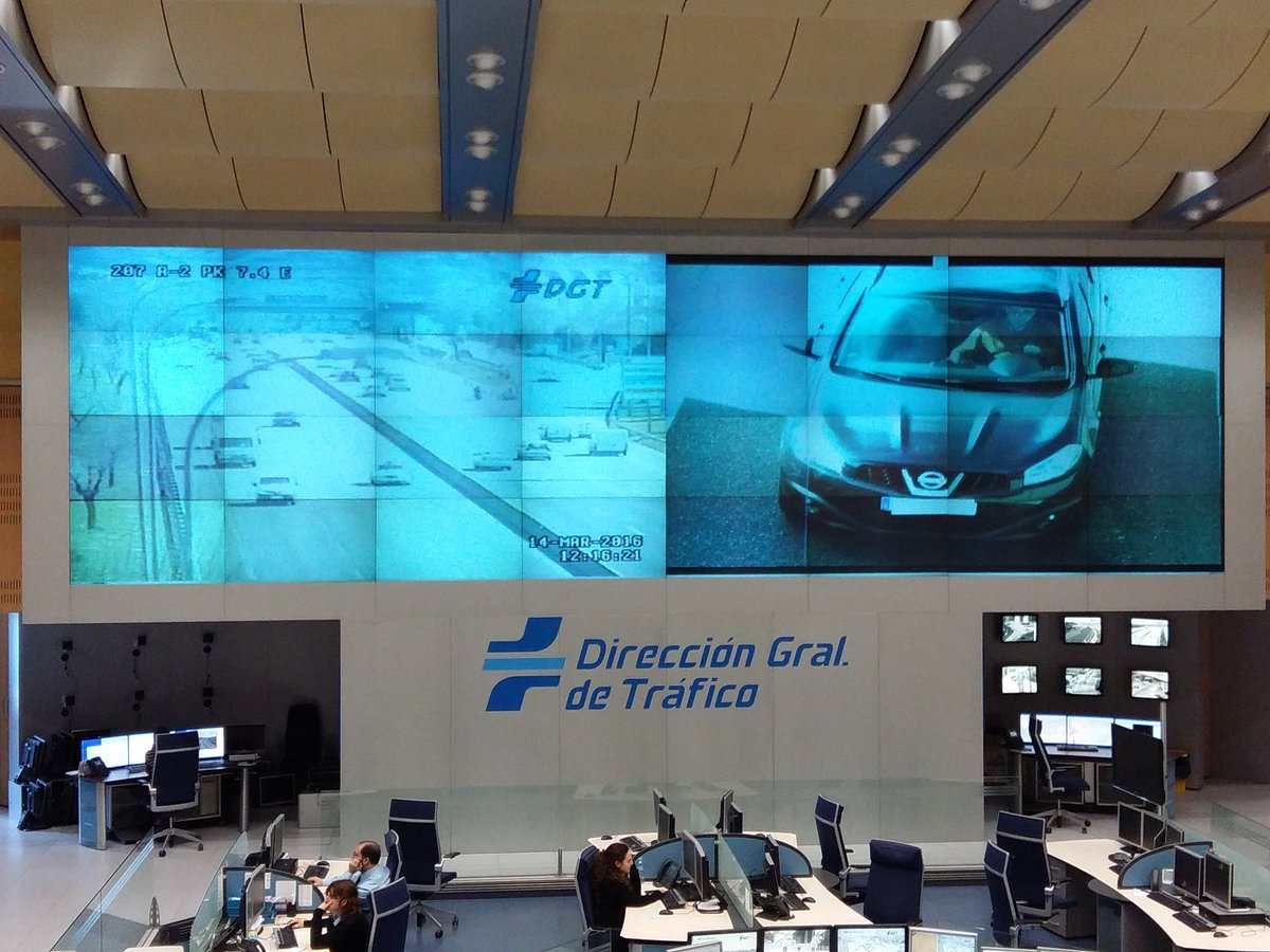 DGTes's tweet photo. #DirectoraDGT recuerda que las cámaras que captan el no uso de #cinturón ya están en funcionamiento #OperativoDGT https://t.co/wYTbHSWngc