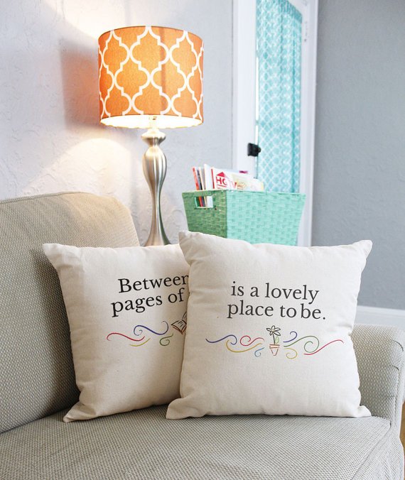 OpenBooksTitles's tweet photo. 15 Cute and Clever Reading Pillows #ReadingPillows #BookPillows #books #reading #pillows https://t.co/wlBDnbzUis https://t.co/BWByrneyFb