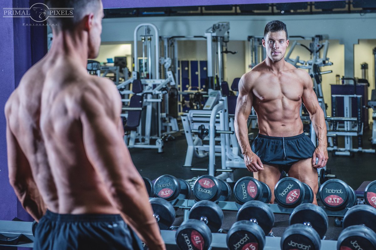 #dedicated #motivation #inspiration #weightlifting #bodybuilding #fitness #gym #musclegain #faketan #nikon #abs