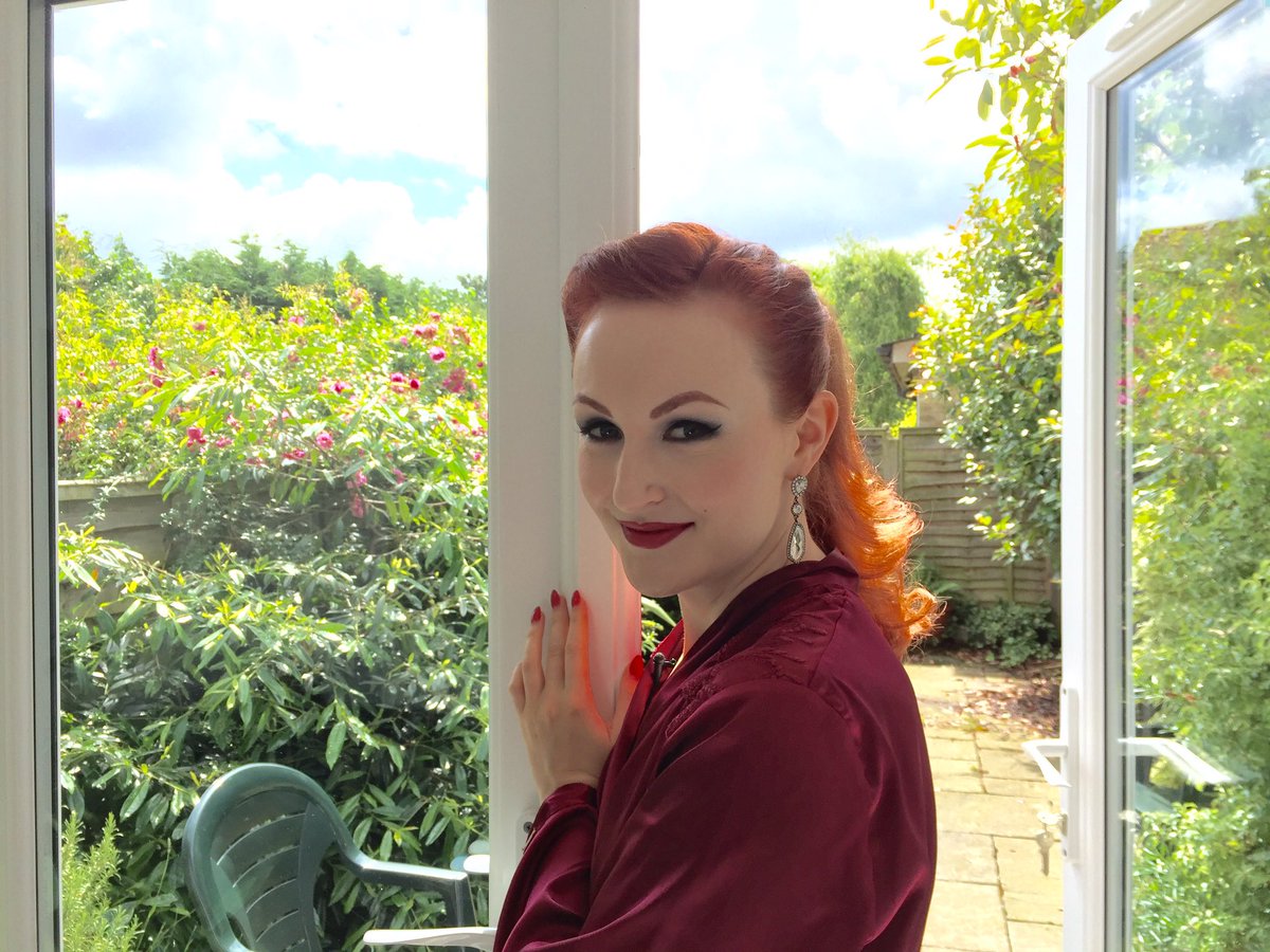 KFSmedia's tweet photo. The lovely @AnitaDeBauch enjoying the morning sunshine at #KFSTV HQ. https://t.co/hqtYfaI707