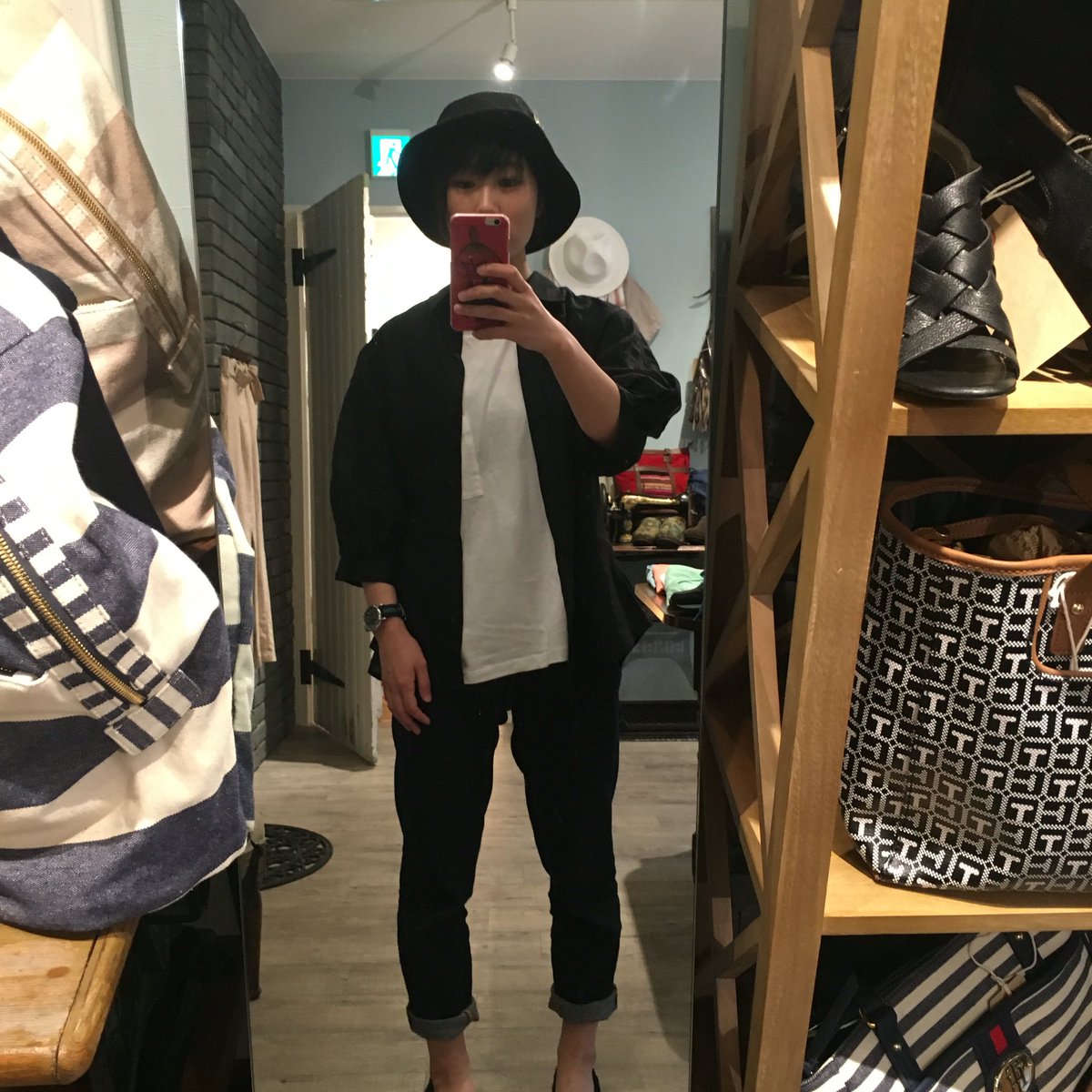 みわこ メンズライクな服にハマり中 痩せたから 少しでもバレないようゆとりのある服をば ショートの前下がりボブだけど いつもハットかぶるからわからん そして 来月出勤終えたらインナーカラーいれるんだ みわこ メンズライクな服にハマり中 痩せたから 少しでもバレないようゆとりのある服をば ショートの前下がりボブだけど いつもハットかぶるからわからん そして 来月出勤終えたらインナーカラーいれるんだ