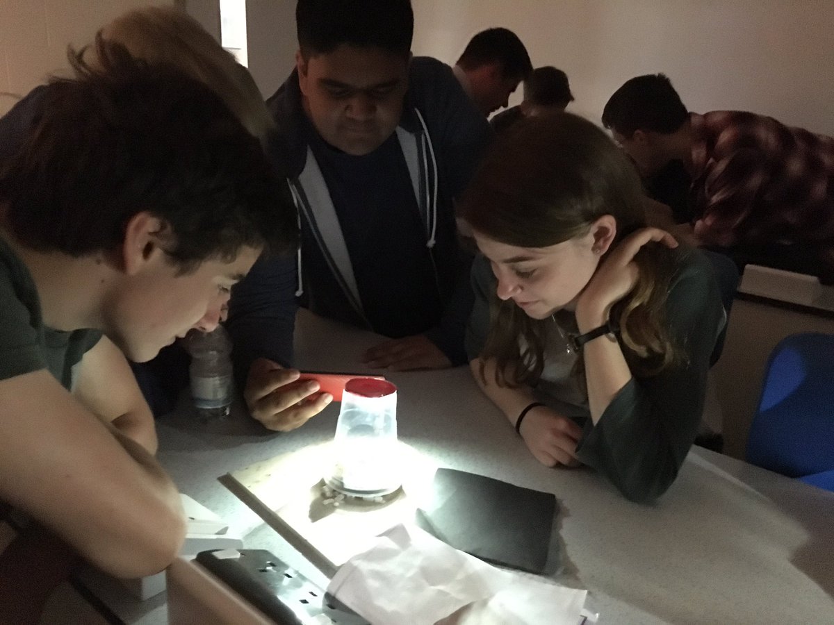 GreyCourtSci's tweet photo. Rustic cloud chambers in action #GCPhys #CloudChamber #ParticlePhysics @GreyCourtTweets https://t.co/zHFtbi6lRz
