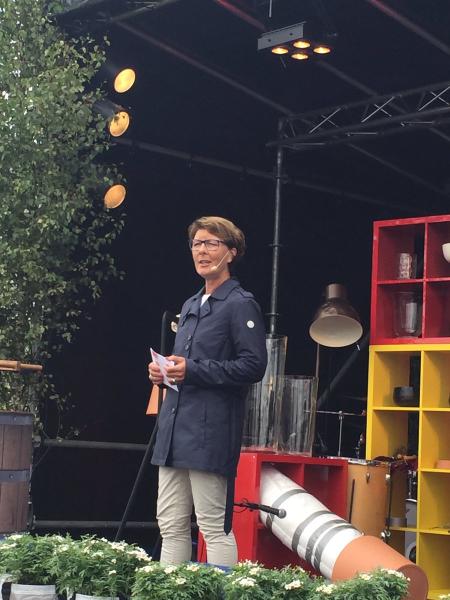 Vår @Landshovding talar om Småland och IKEA. Budskapet sprids över världen...@ikeamuseum #invigning #småland
