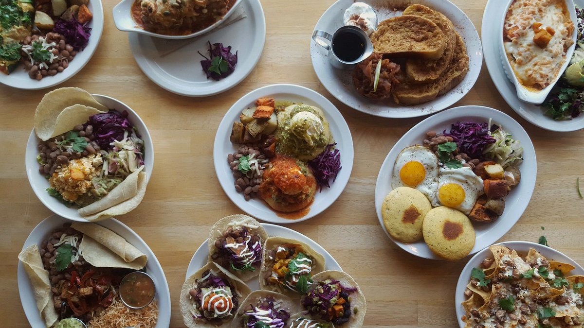 Did you know that #Vancouver has a delicious food scene!? Here are the best cheap eats 🍴🍗🍝🍜 bit.ly/29bOYUW