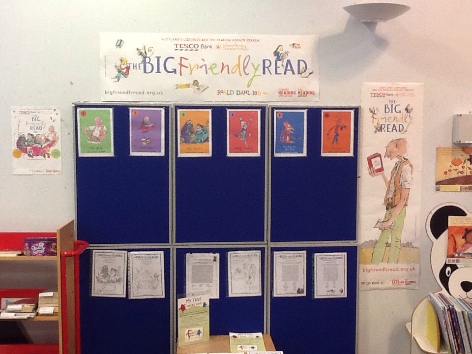 dundeelibraries's tweet photo. Summer Reading Challenge 2016!!! #HubLibrary #BigFriendlyRead #RoaldDahl! https://t.co/qud3pt6C3z