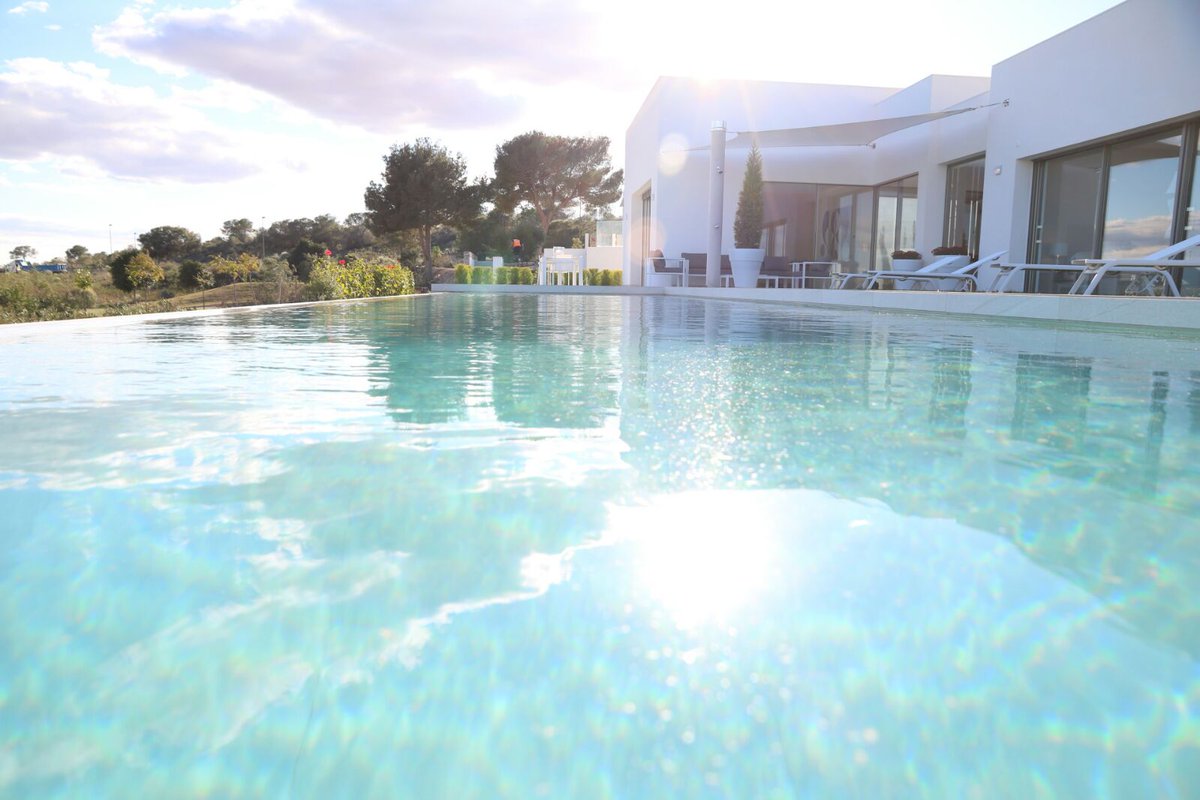 SurfClubPort's tweet photo. Buy our 'state of the art' Luxury Villa with sea views on the new LA MANGA CLUB SPAIN https://t.co/4an459yDC7 https://t.co/8vf5qhuhfd