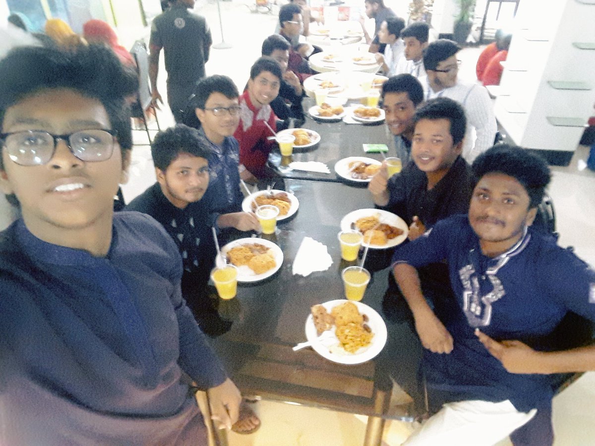 efazc01's tweet photo. #Iftar_Party https://t.co/dj9jI4s2hr