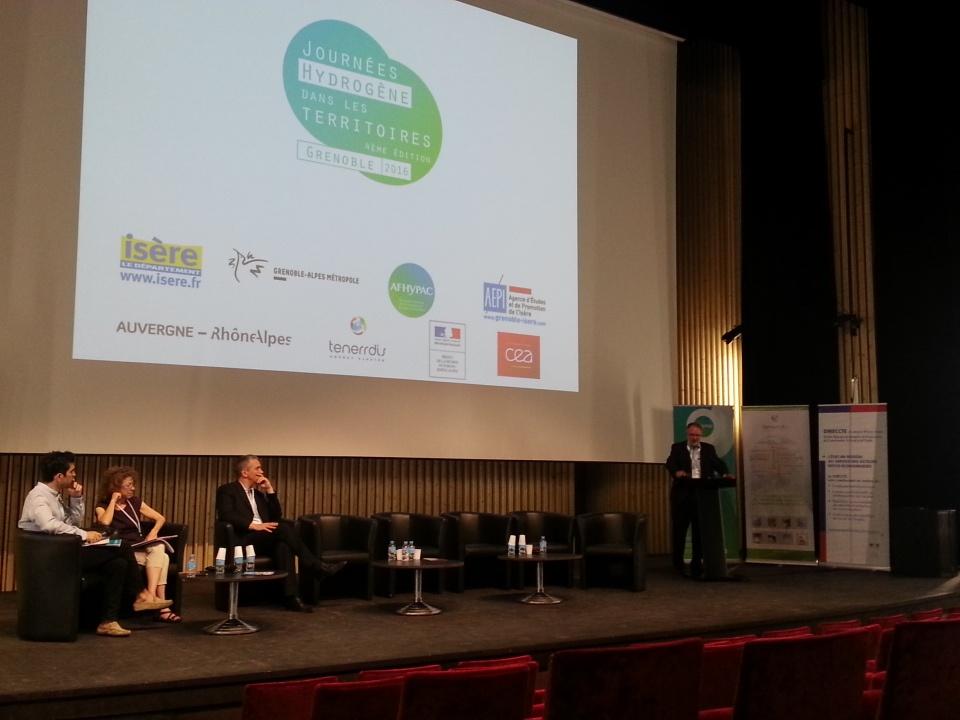 ingrid_milcent's tweet photo. #JH2 clôture des journées #hydrogene @afhypac par Pascal Mauberger: un succès avec 260 participants. https://t.co/X6vXChf8iJ