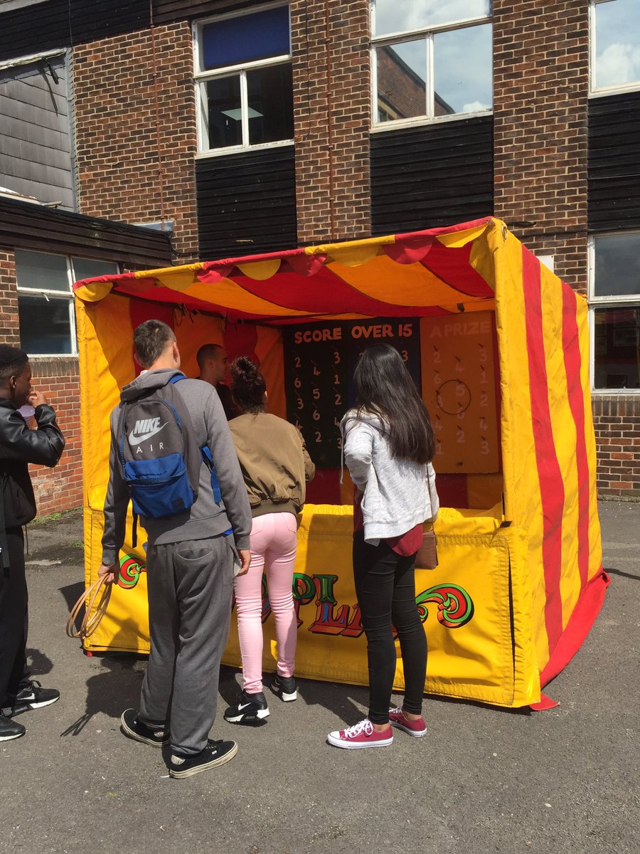 MonouXcollege's tweet photo. Hoopla games! #w2m16 https://t.co/mNYhEfDJoP