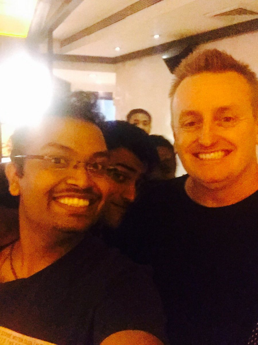 AdityaThakar14's tweet photo. You know you work at a great place when you go for dinner with #ScottStyris #ThrowbackThursday #SelfieWithScott https://t.co/gQl7VNvuTT