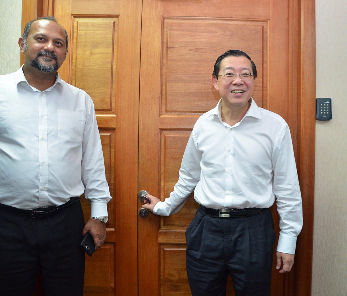 guanenglim's tweet photo. CM is back to work for a better Penang and Malaysia. (Adm). https://t.co/OafBHEdN6H https://t.co/KrNgNJTV9T