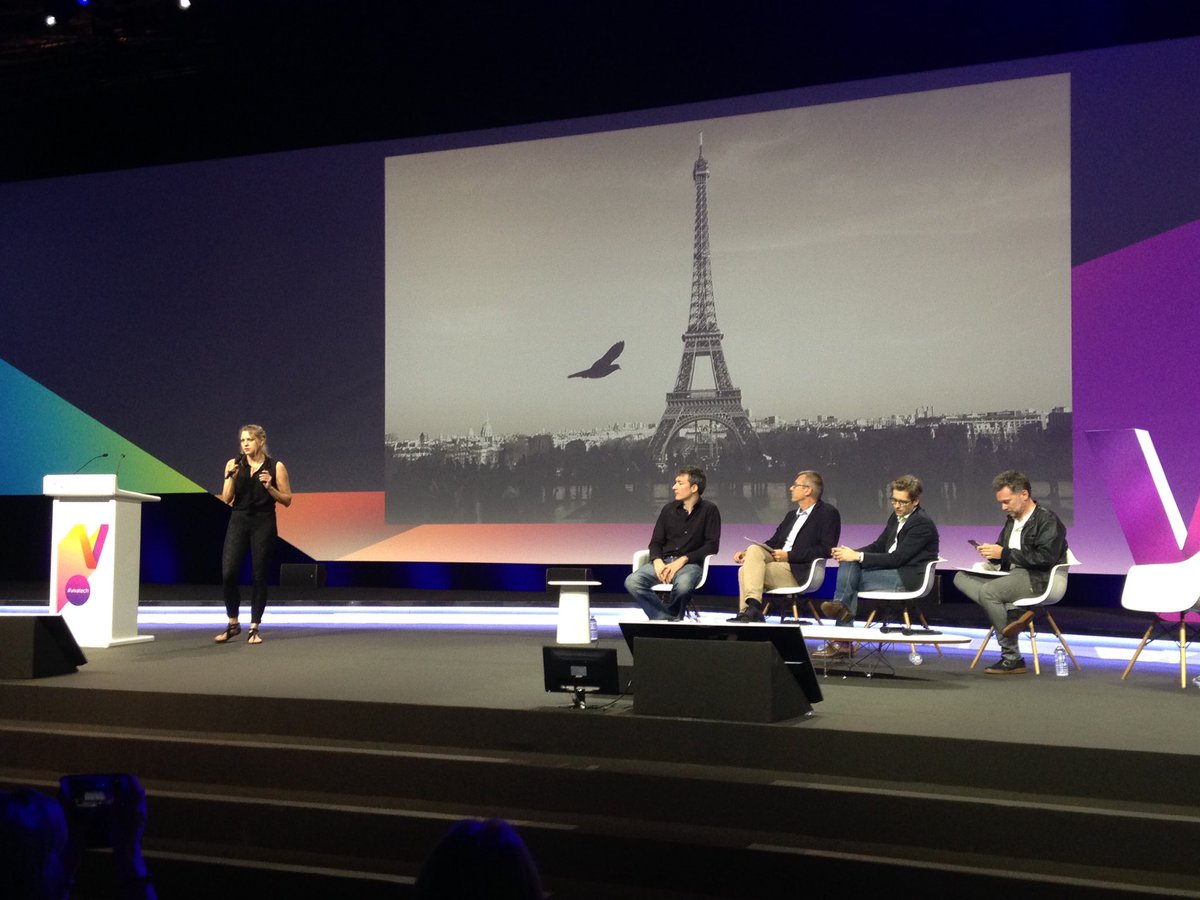 FRdigitale's tweet photo. Premier pitch: comment organiser une soirée avec dix inconnus ? Le challenge de @jumpinparis #FDTour #VivaTech https://t.co/271M45647v