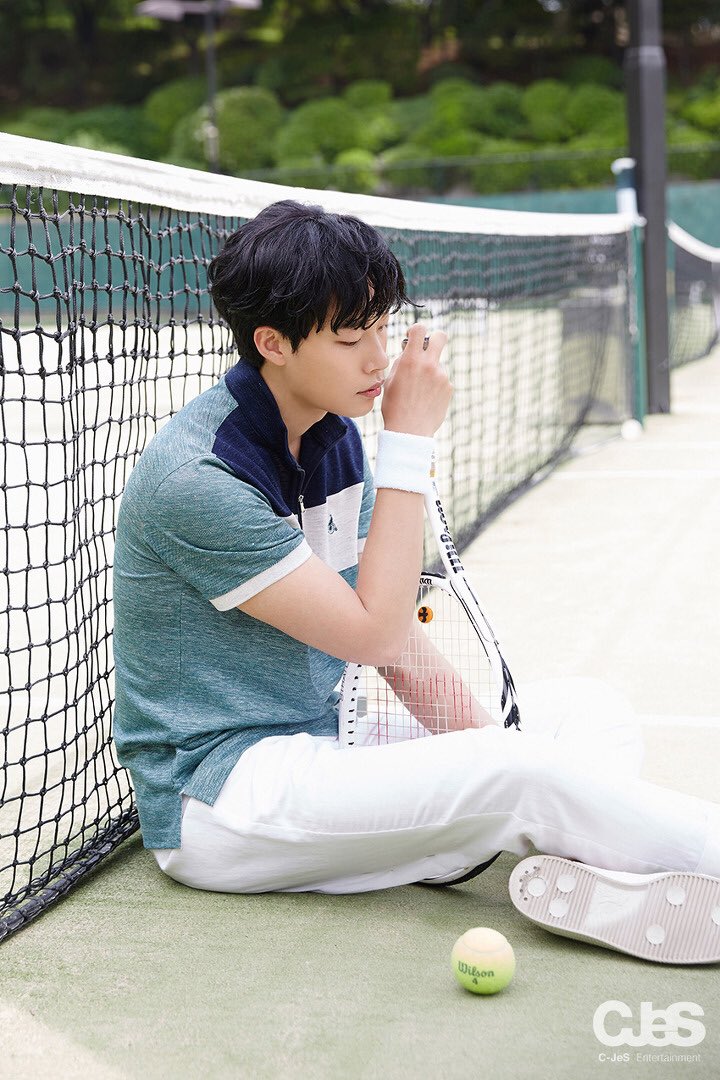 _ryutopia's tweet photo. 빈폴 X 류준열
물 하나 마시는데 이케 까리할 일
#류준열 #빈폴 https://t.co/nI7GvQyElv