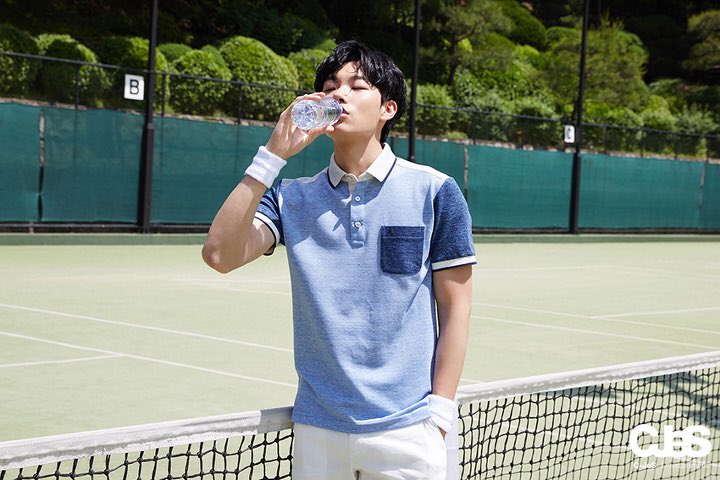 _ryutopia's tweet photo. 빈폴 X 류준열
물 하나 마시는데 이케 까리할 일
#류준열 #빈폴 https://t.co/nI7GvQyElv