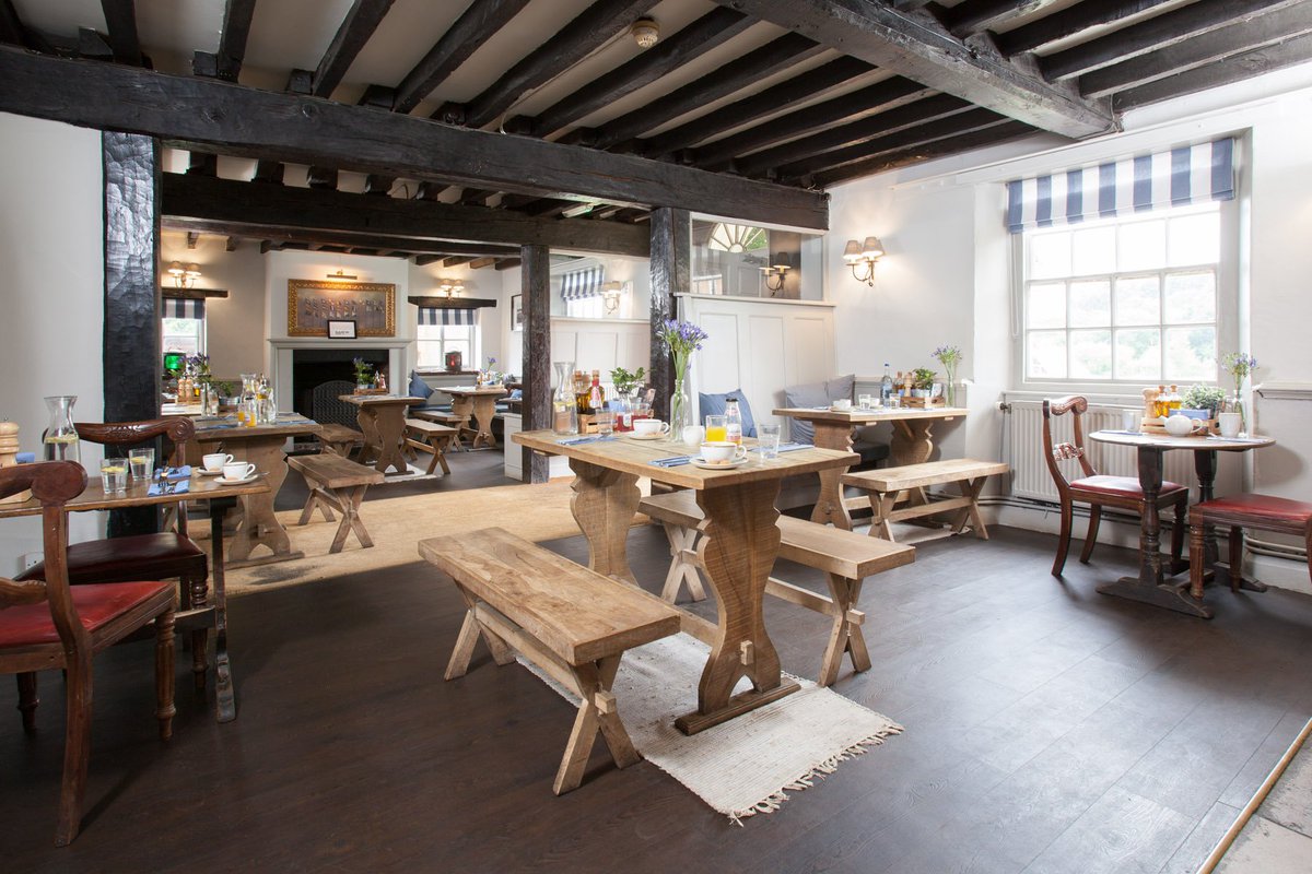 masterbuildUK's tweet photo. #SocialMediaDay whoah!  If you're on your news feed #follow &amp; RT take a look at our #NEW Yachtsman's Bar &amp; Garden https://t.co/j96DzYqafk