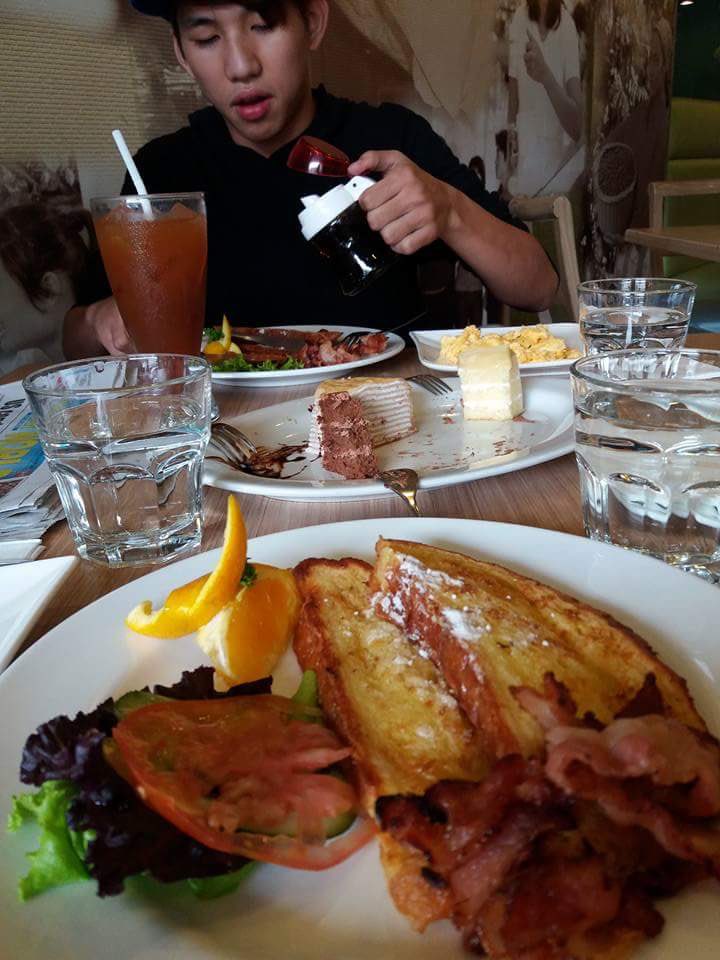 zelonella's tweet photo. Date with my baby boy 😘 -j https://t.co/O5cZQ2LJsp