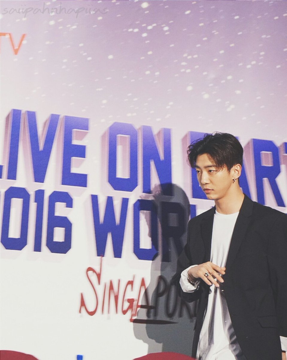 saiipahnhapiias's tweet photo. 160626 MR.BANG 😙 @ PressConSingapore #Yongguk #BAP #LOESG #LOESG2016 https://t.co/TbNTQO4zGw
