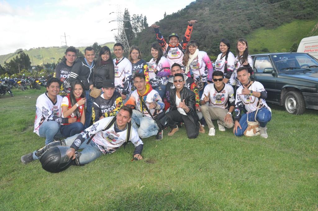 diegostunt92's tweet photo. Biker family Torkke siempre con la ayuda de Dios cada día crece más y mas https://t.co/GHaaHF5DdM