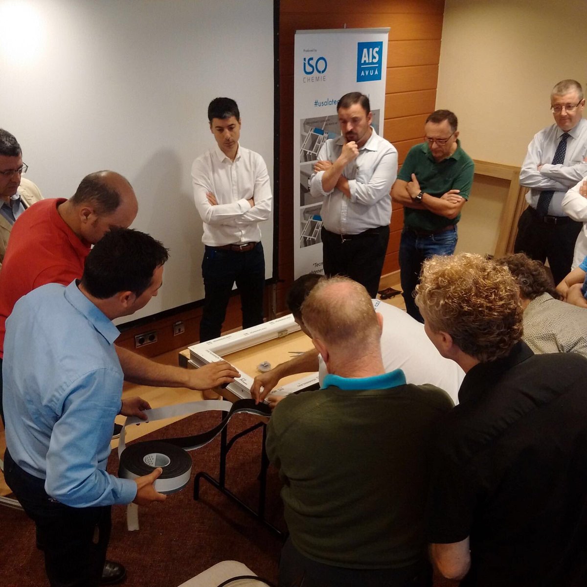 Gran jornada d trabajo en Bilbao gracias a <a href="/METALURGIAMA/">Metalurgia Manufacturada</a> con <a href="/formacionpassiv/">Formación Passivhaus</a> <a href="/Termagraf/">TERMAGRAF</a> @RotoFrankES @aisavua