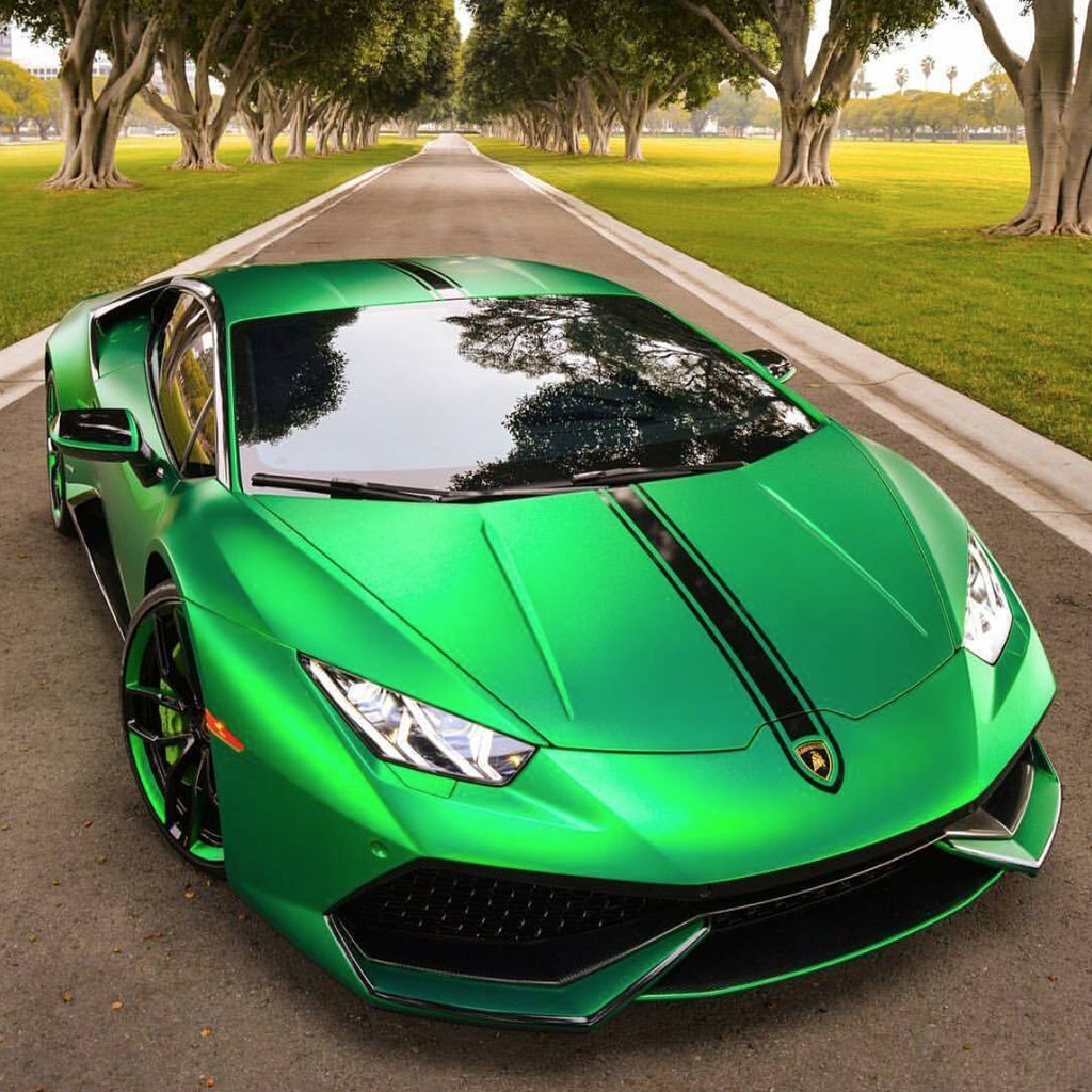 LegitCandy's tweet image. Green Lamborghini Huracan