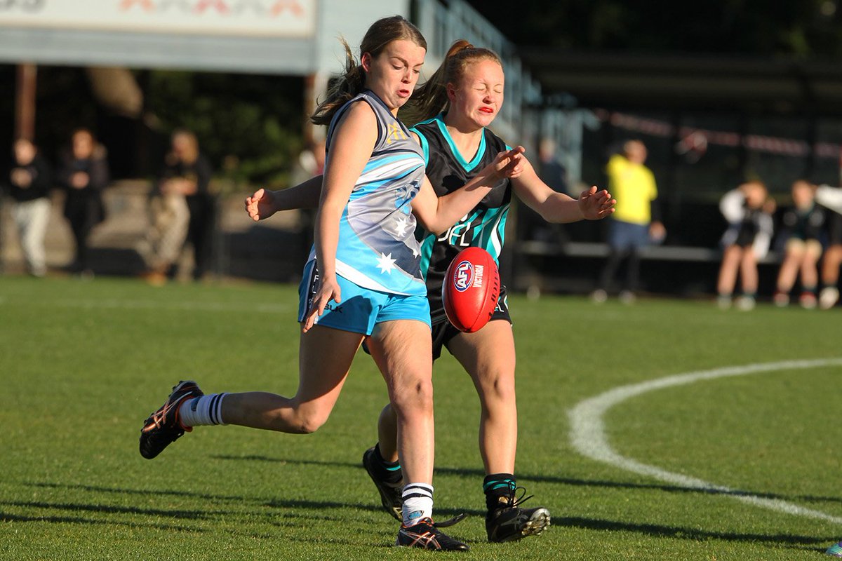 MementoSports's tweet photo. Photos from @aflvic Metro Junior Championships U15 Girls @SMJFL vs @YarraJFL #MJC16 https://t.co/IbB46qWWKN https://t.co/mefIDR5eBZ