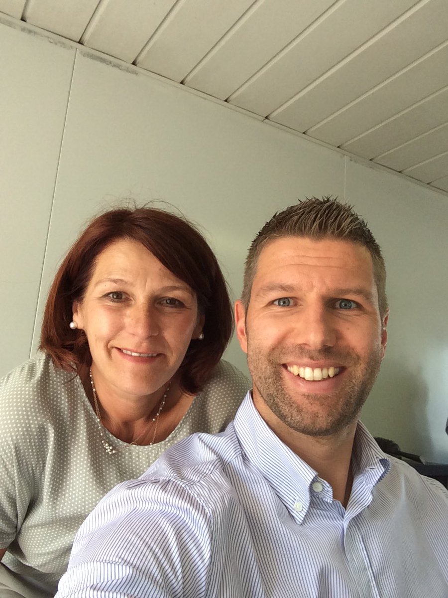 Hitz_the_Hammer's tweet photo. Gabi ist da. Hurra! Es kann losgehen #ARDMiMa #EURO2016 https://t.co/NHMhGBrMMM