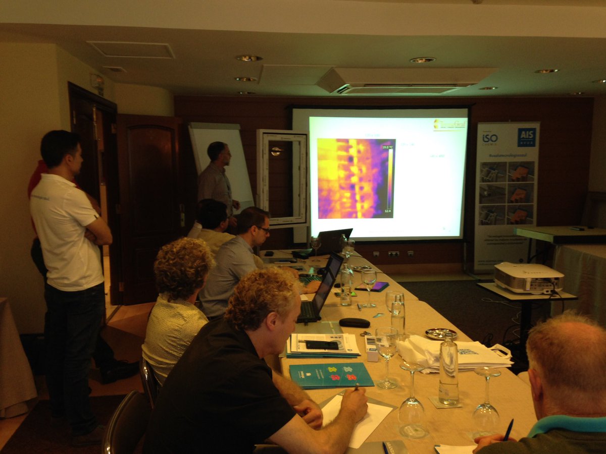 Formación Bilbao gracias a <a href="/METALURGIAMA/">Metalurgia Manufacturada</a> instalación ventanas @aisavua @RotoFrankES <a href="/Termagraf/">TERMAGRAF</a> <a href="/formacionpassiv/">Formación Passivhaus</a>