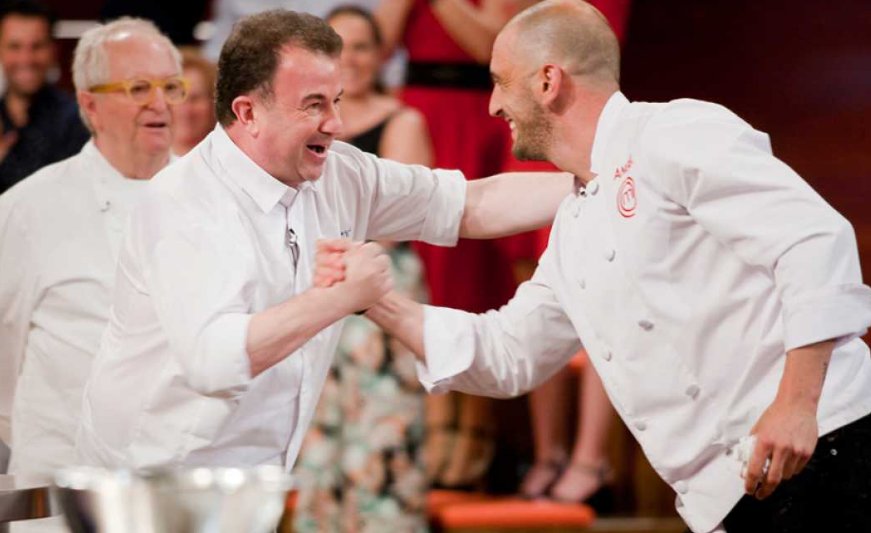 La1_tve's tweet photo. Así elogiaron los miembros del jurado el plato de @AngelMChef4 en la #FinalMChef https://t.co/wxsulEBVvr https://t.co/o9kWGzINYz