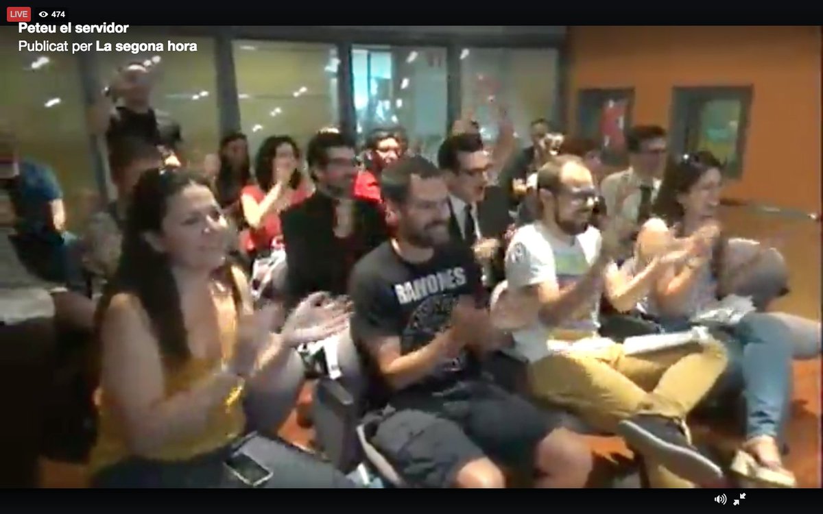 gbonaventura's tweet photo. Estic veient @lasegonahora amb @VermutEspinaler! #ueeee #estempreparats (Però no veig el @QUICOSEGONAHORA…#tristesa) https://t.co/xYj44LZil5