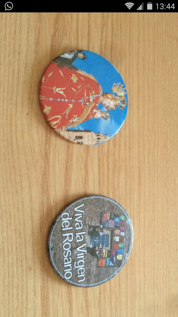 comisionbrea's tweet photo. En los próximos días a la venta mochilas y chapas imán con motivos de nuestras fiestas!! Unidades limitadas https://t.co/D57SQMxMqm