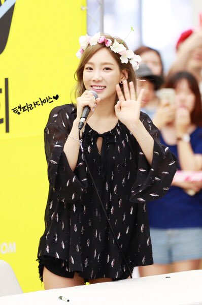 [PIC][30-06-2016]TaeYeon tham dự buôi fansign đầu tiên cho "Why" vào tối nay - Page 3 CmMmRdBUoAEt3_6