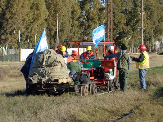 javiermorenovgg's tweet photo. Travesía en zorra desde Bahía Blanca a Tucumán. Mañana 1º de Julio arriban a Estación Villa Diego tipo 16 hs. #VGG https://t.co/CQaHmknl0I
