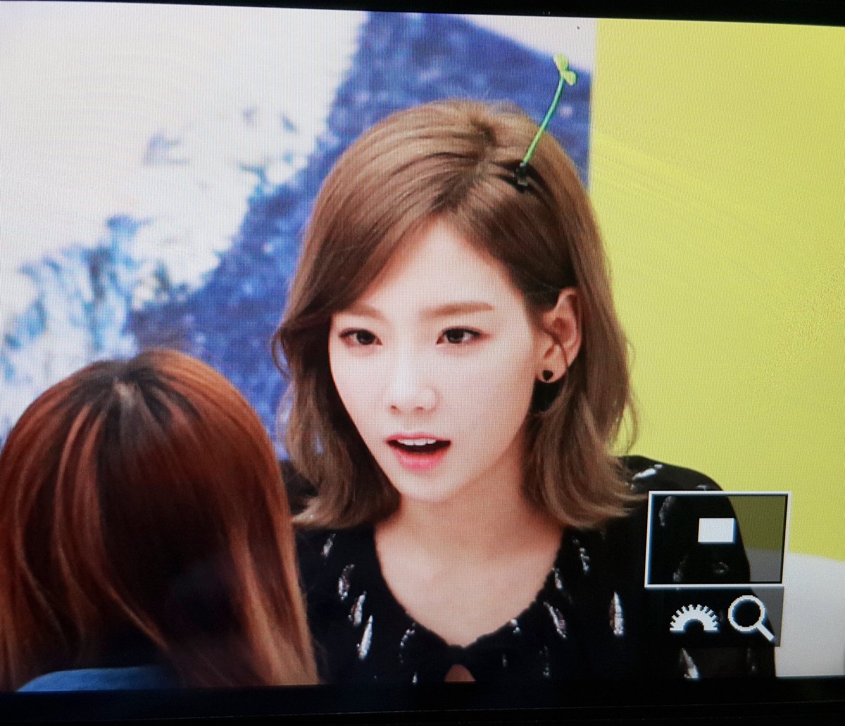 [PIC][30-06-2016]TaeYeon tham dự buôi fansign đầu tiên cho "Why" vào tối nay - Page 2 CmMplmbUkAAiHq_