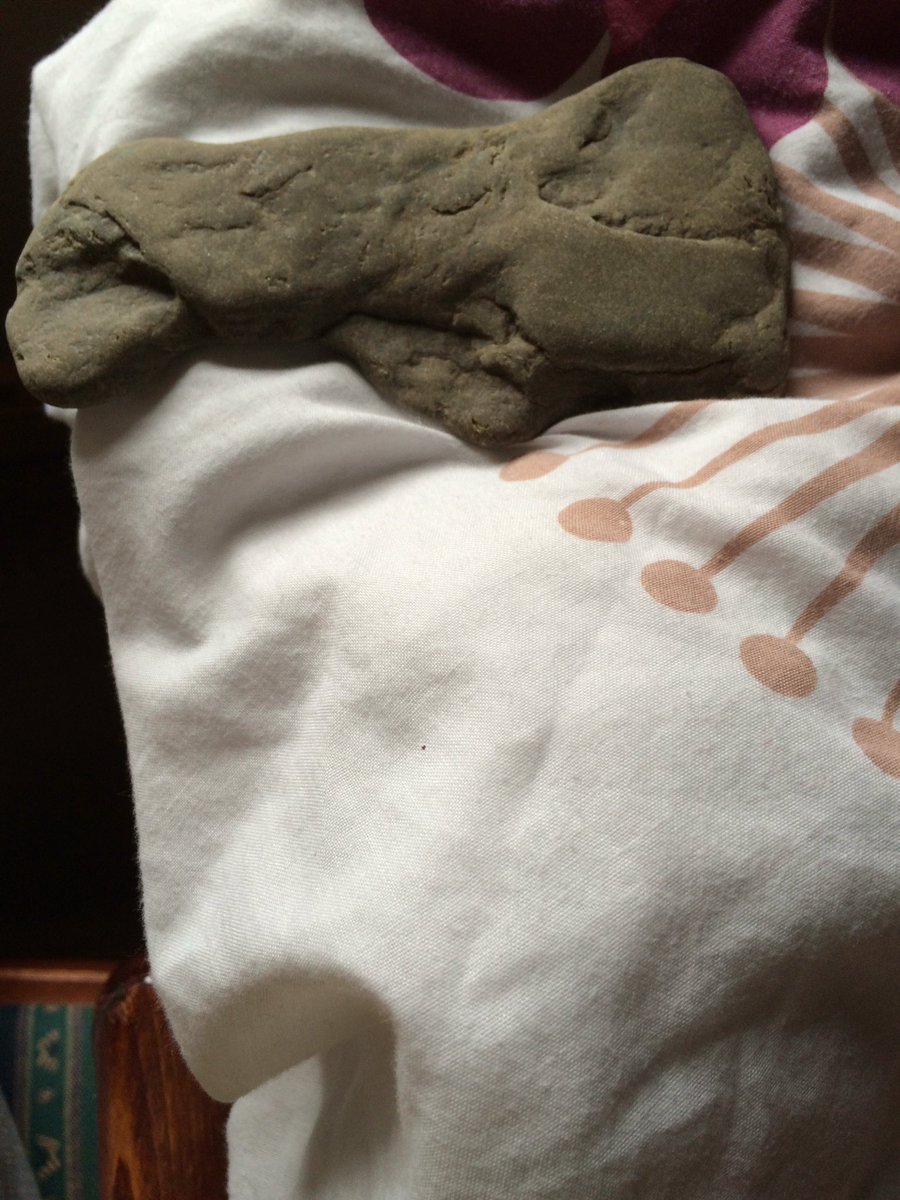xyphter's tweet photo. Well, I just found an axe head by a ruin. The ruin is next to the seaside so it might just be natural. #stuff #FTW https://t.co/YQ4XD8IyKL