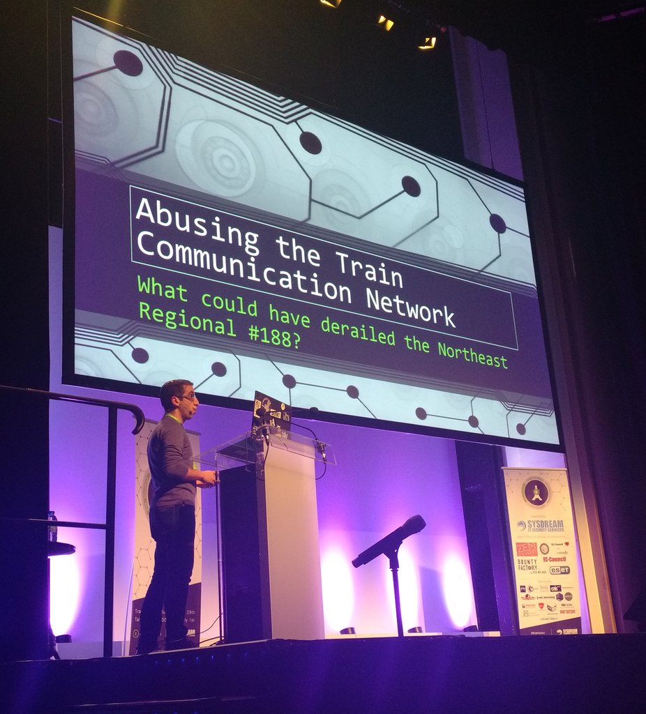 hackinparis's tweet image. @dalmoz_ speaking about hacking locomotives at #HIP16!
2nd part of the day is begining right now!