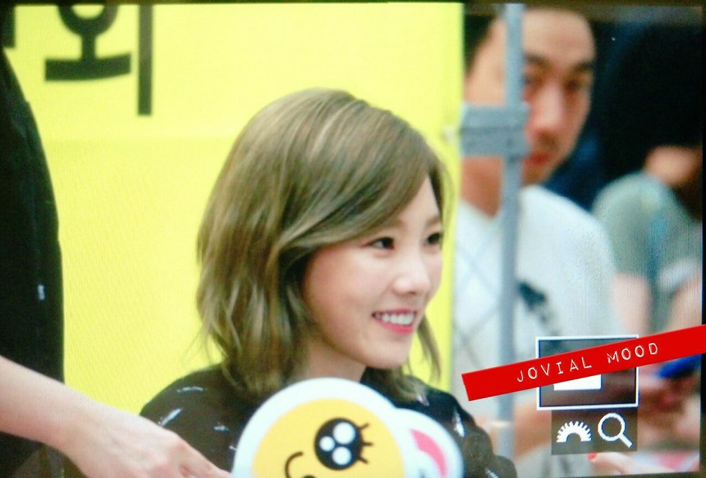 [PIC][30-06-2016]TaeYeon tham dự buôi fansign đầu tiên cho "Why" vào tối nay CmMr5GuVEAAoEaA