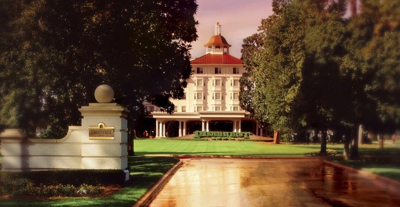 GolfDigest's tweet photo. Have you ever wanted to walk a famous course with the architect who built it? Now you can: https://t.co/1BMV2dsDrU https://t.co/f6lAtsUJH6