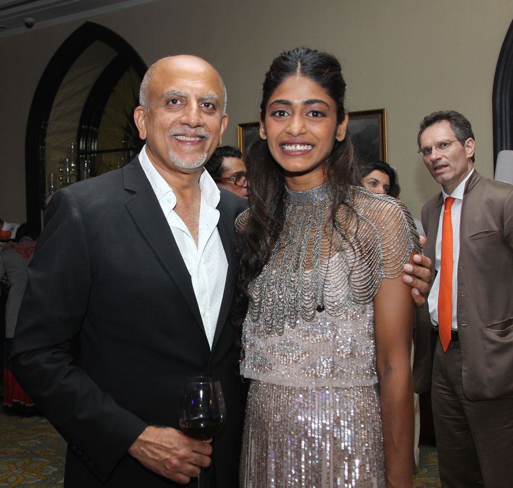 Alex_Kuruvilla's tweet photo. Just what friends are for... #10YearsOfAlex https://t.co/lhevLBE7Gf