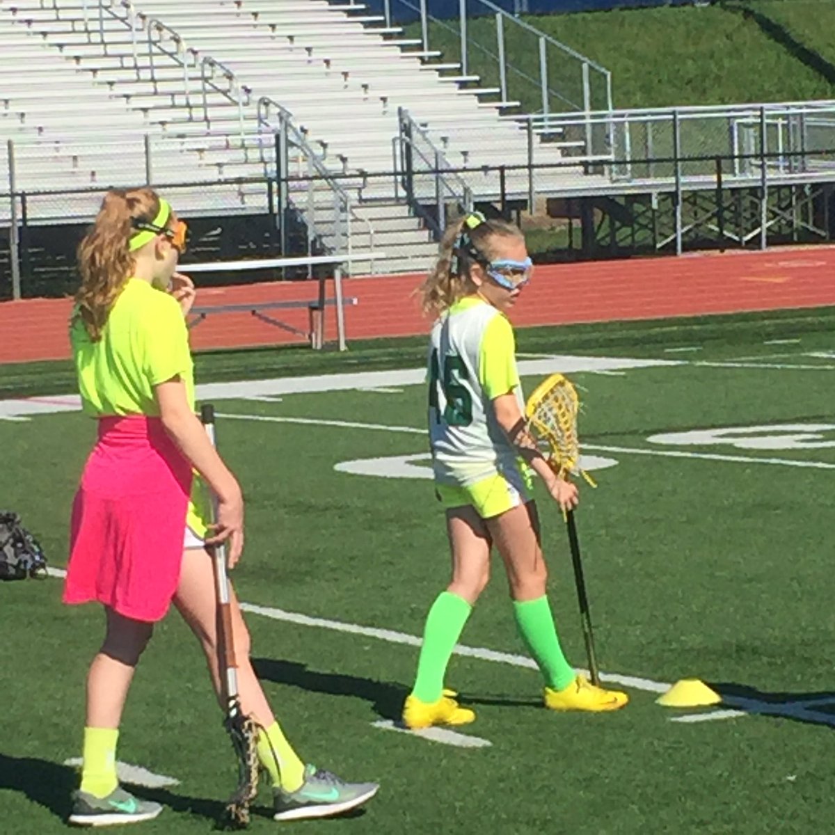 YjLacrosse's tweet photo. Rams Glax Camp😄 #neonday #funcoaching https://t.co/rm3l2bKoMC