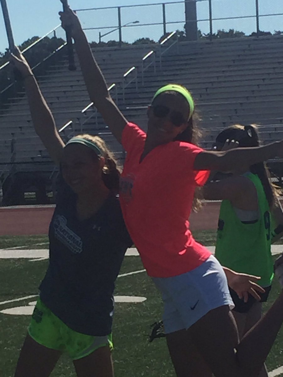 YjLacrosse's tweet photo. Rams Glax Camp😄 #neonday #funcoaching https://t.co/rm3l2bKoMC