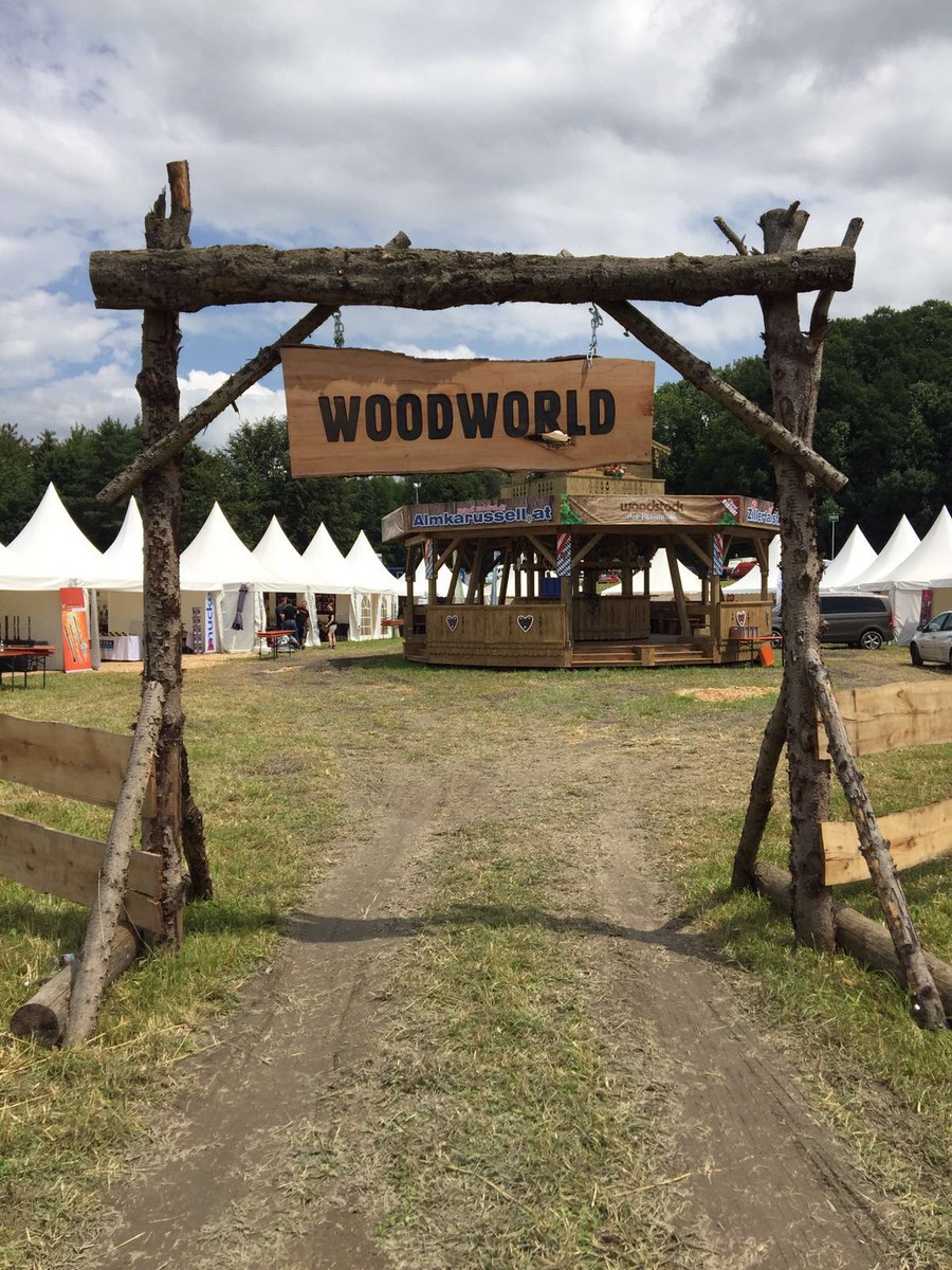 musikmesse_ried's tweet photo. Wir sind vor Ort #Woodstock #MesseBlech #Blasmusik https://t.co/V28Tr8cq2r