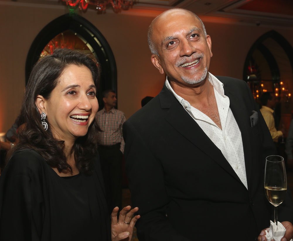 Alex_Kuruvilla's tweet photo. Just what friends are for... #10YearsOfAlex https://t.co/lhevLBE7Gf