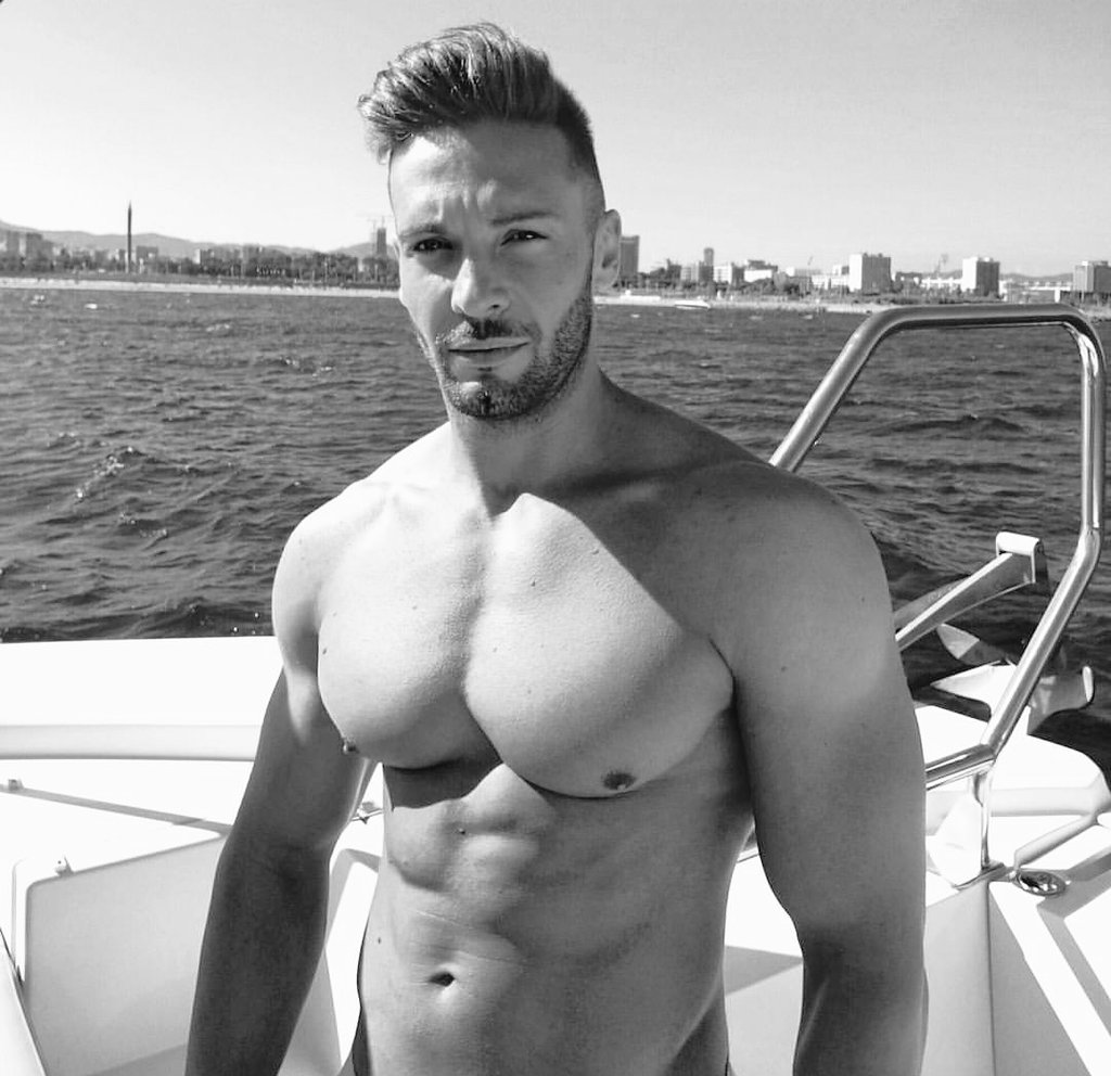argenfuckintino's tweet photo. @jonadf.bcn #chongodeldia #chongotime #instamen #chongazo #instachongos #muscleguys #muscle #instagay #chongo https://t.co/p9QeqBlhzJ